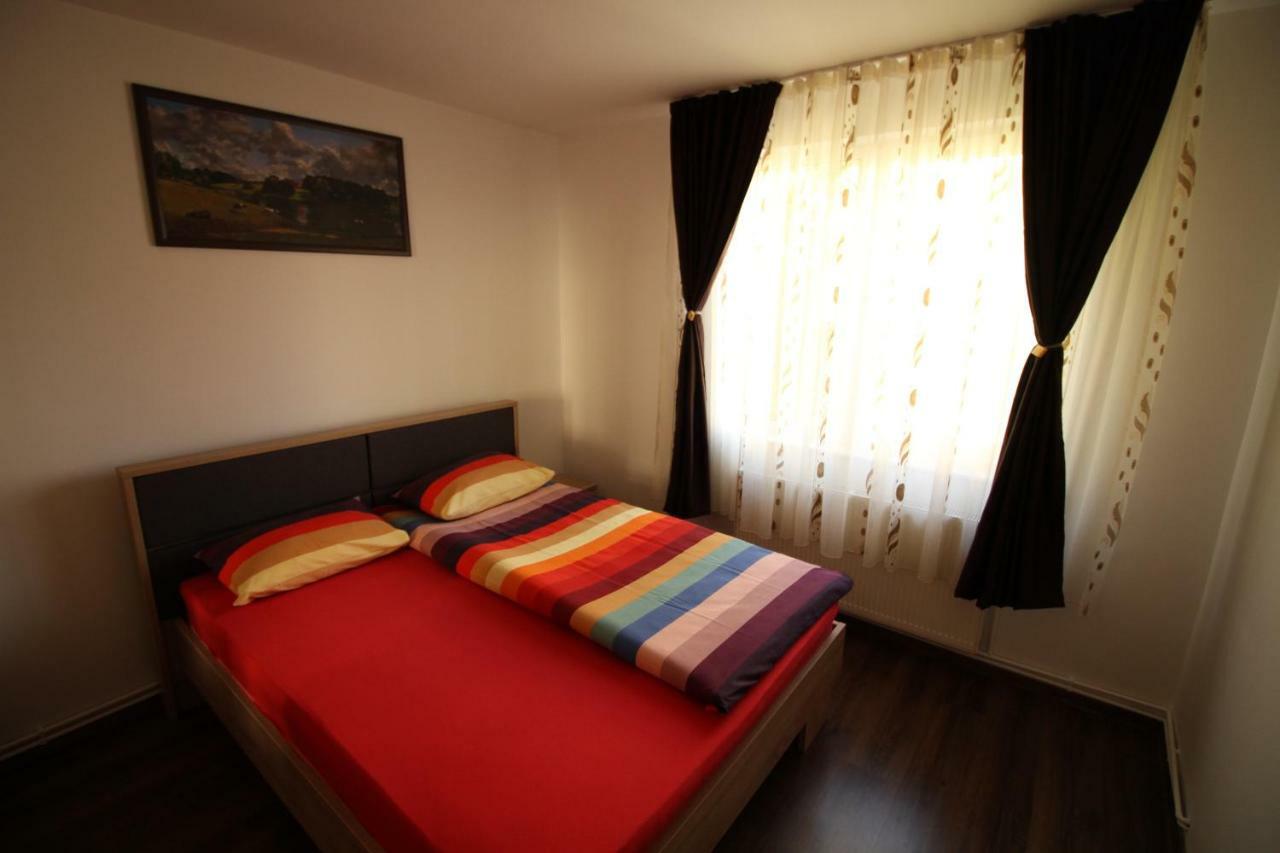 Orion Apartment Predeal Bagian luar foto